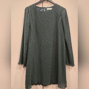 Sadie & Sage Long Sleeve Green Cocktail  Dress